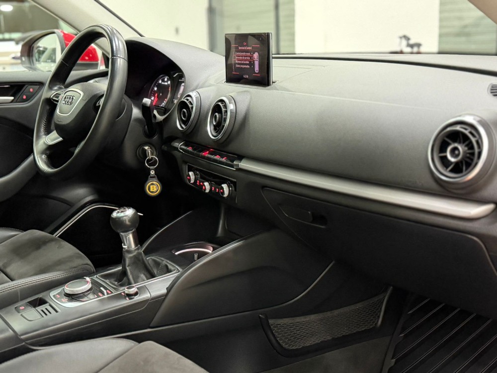 Audi A3 5P 1,8 Tfsi Alcantara — foto 9